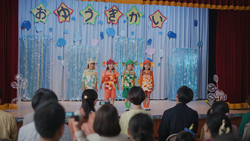 ～思いもよらない身近な場所で、マルハニチロに出会う～新企業CM「人生は出会いの連続」シリーズ「小魚の恩返し」編 2025年10月1日（水）全国でオンエア開始