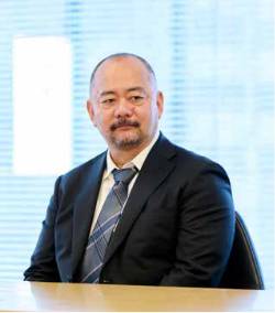 前川 聡氏