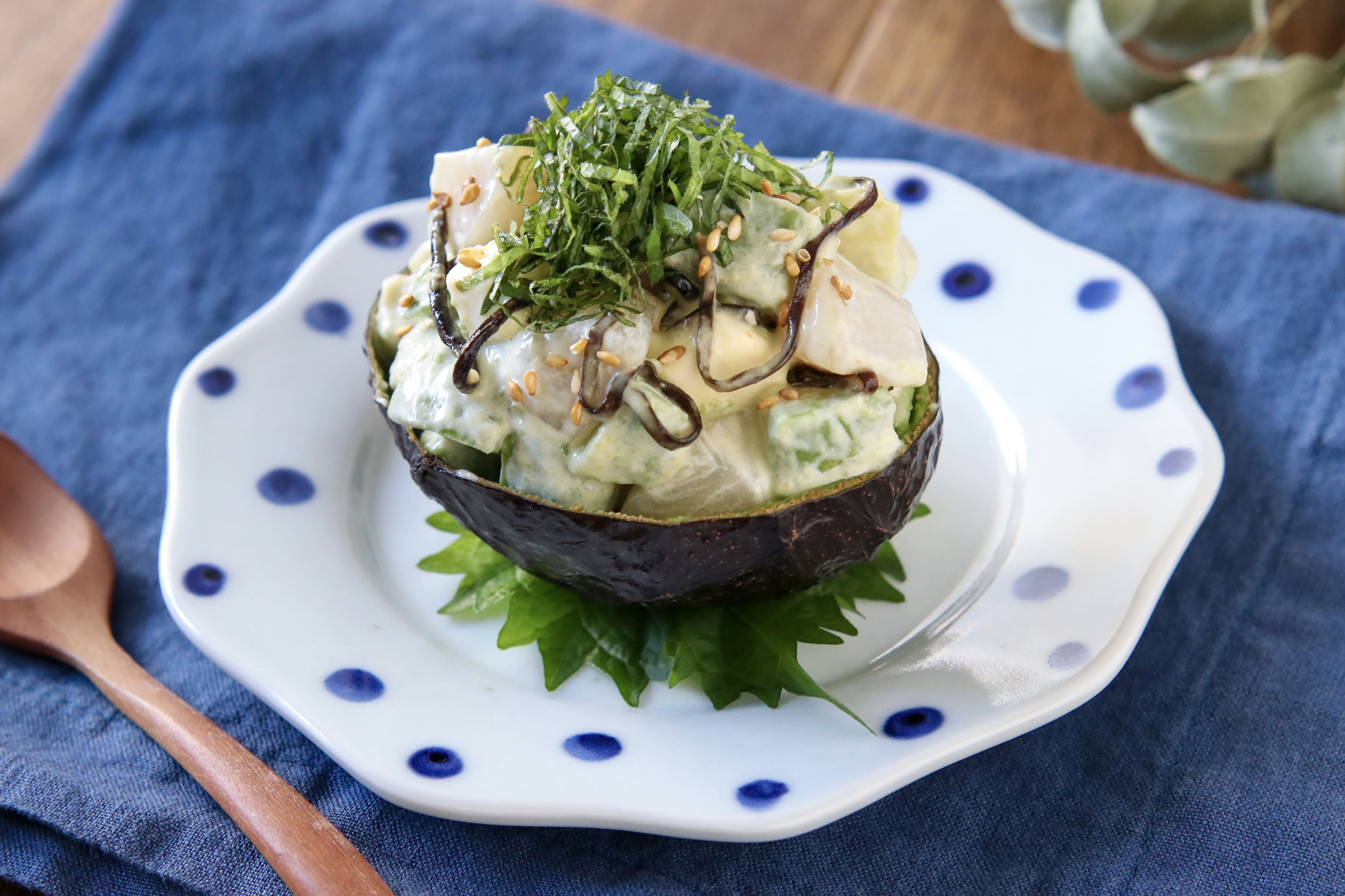 ほたてとアボカドとクリームチーズの塩昆布マヨ和え