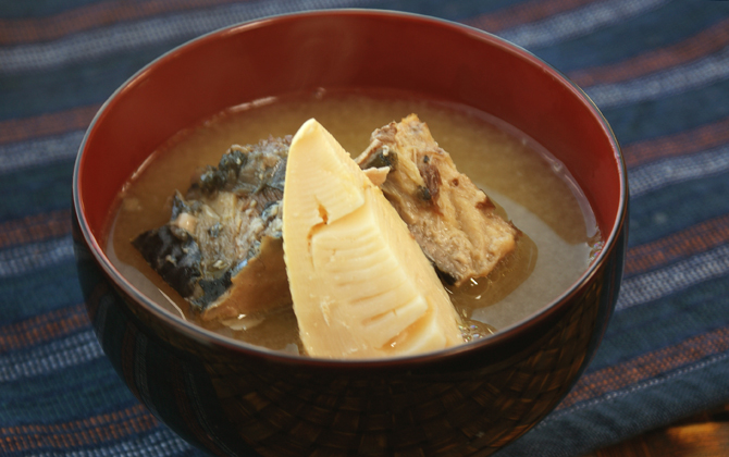 さば缶と筍の味噌汁