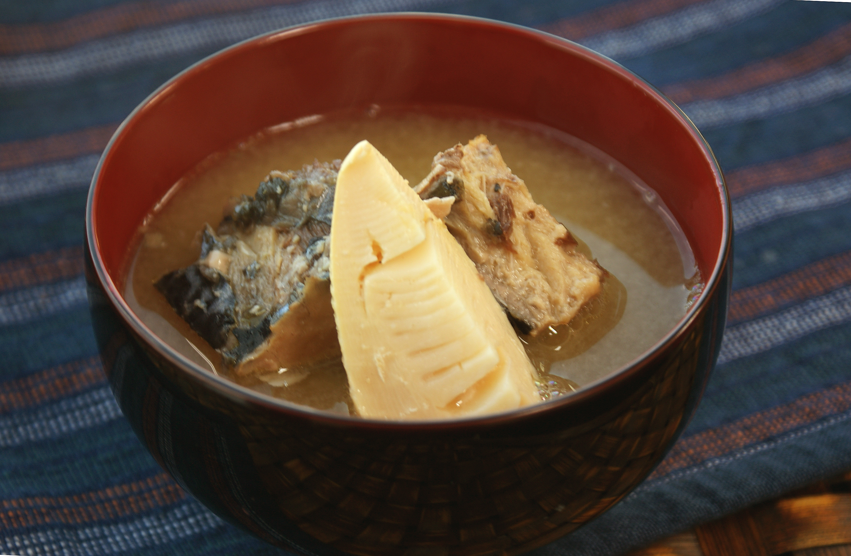 味噌汁 サバ の 味噌 煮